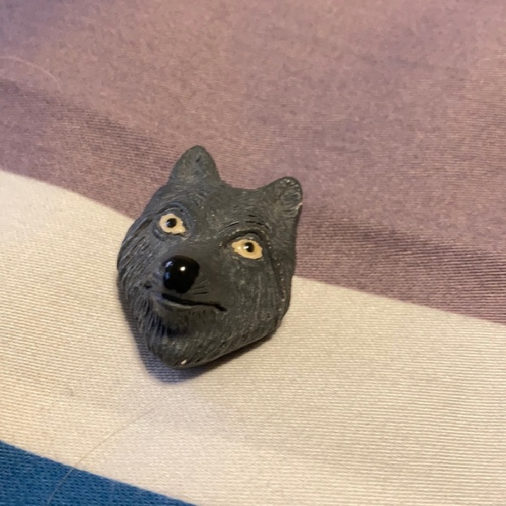 4/$20 Hot Topic Grey Wolf Necklace pendant
